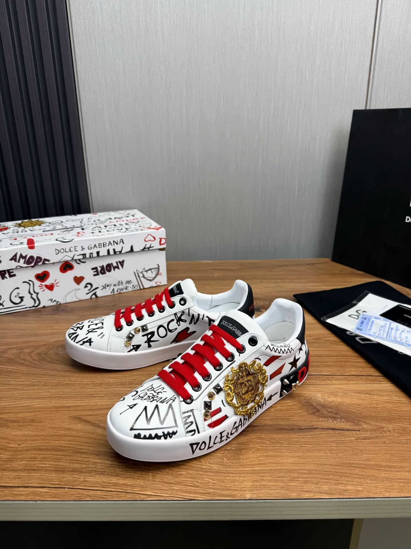 Men's men's shoes 💰520💰 Dolce & gabbana (DG) official website synchronized new models 💥1 fashionable hot models: 1 Exclusive mold opening ✅Imported cowhide for the upper, unique brand style logo upper 💥Sheepskin feet 🐑Original private mold outsole ✔️36-44 (38.45 custom-made, non-refundable)